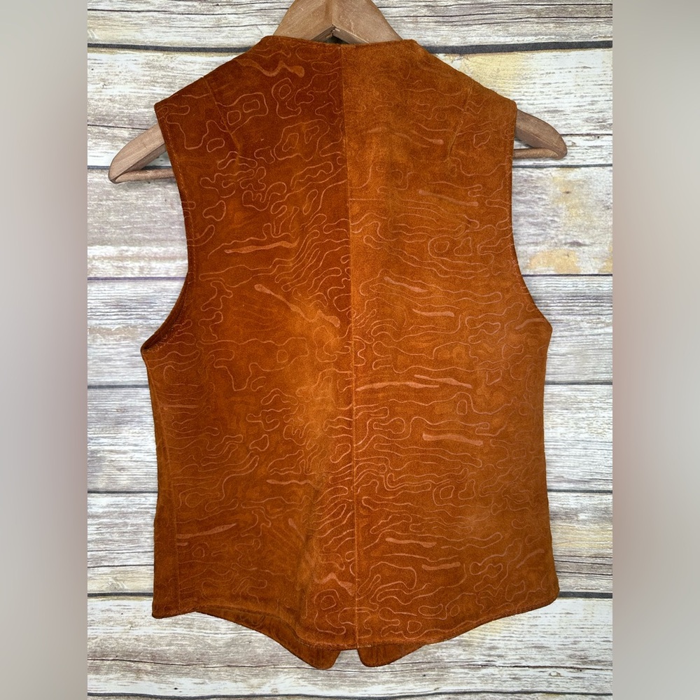 Vintage M stunning rust brown embossed swirl suede vest - Picture 2 of 6